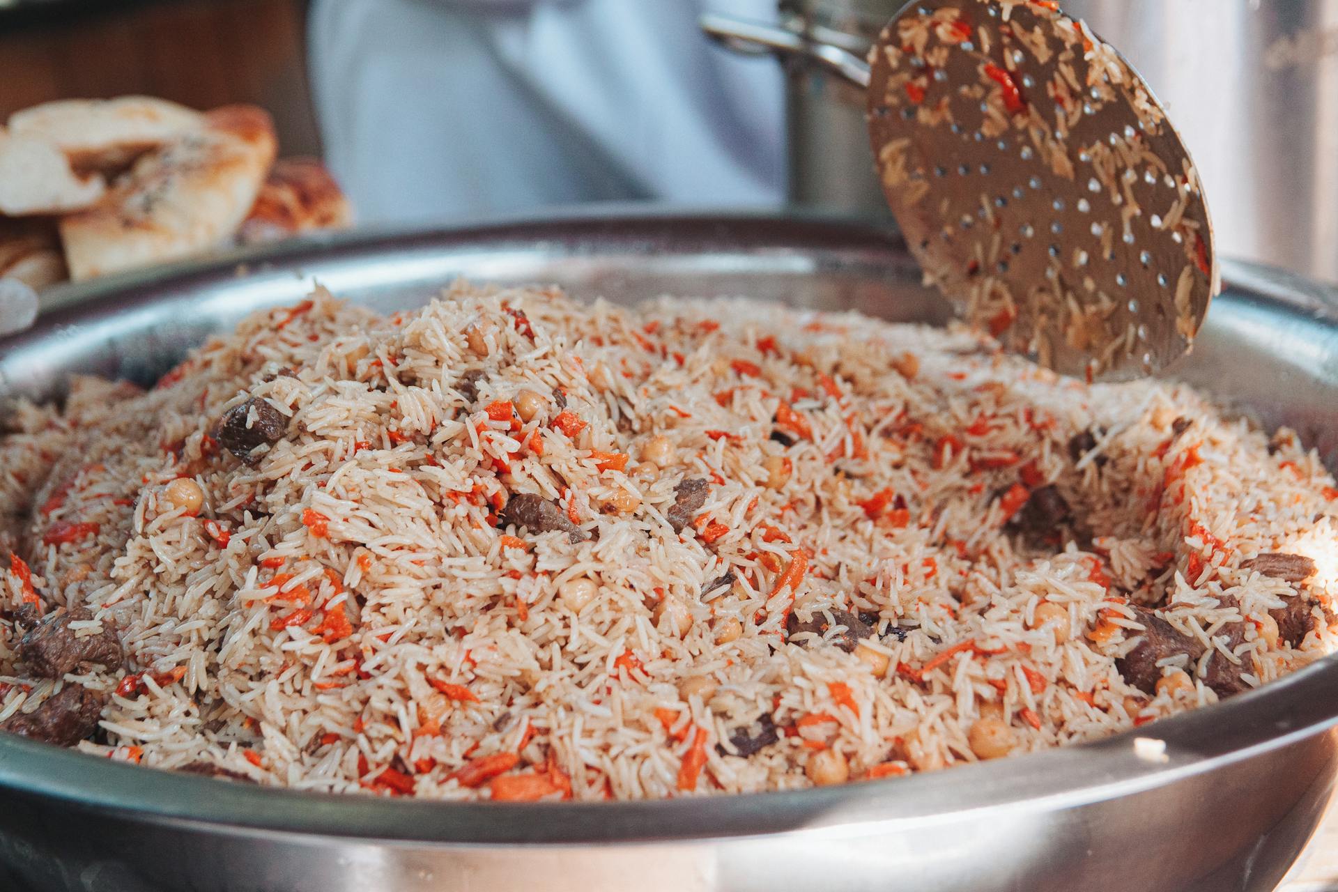 Carrot and raisin rice pilaf with tender meat
